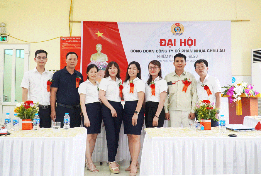Các đại biểu tại buổi lễ 1 Các đại biểu tại buổi lễ 1