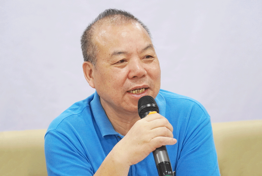 Mr. Vu Duc Hau spoke at the congress Mr. Vu Duc Hau spoke at the congress